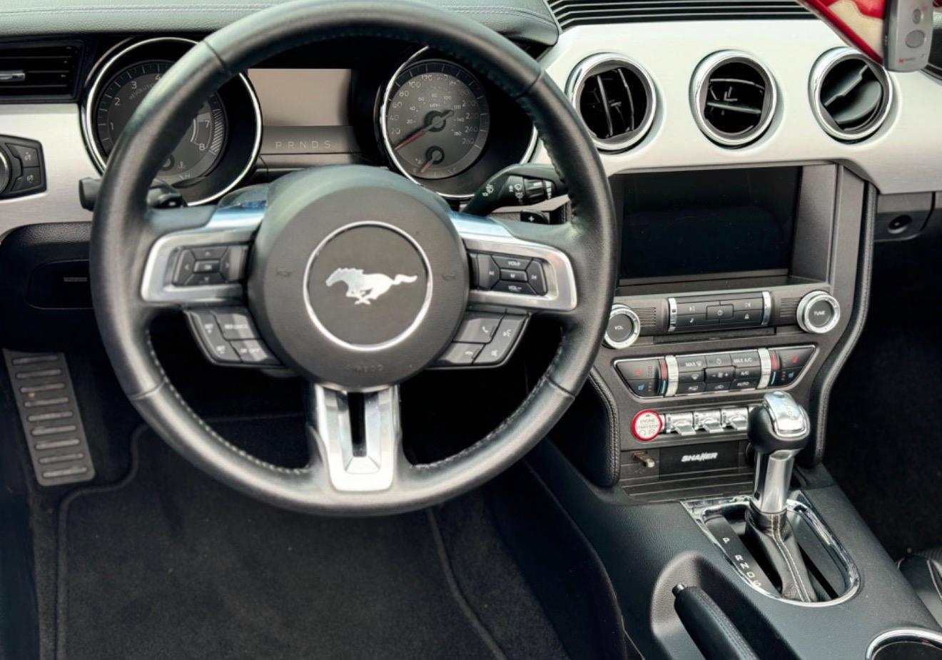 Mustang Interieur Cockpit